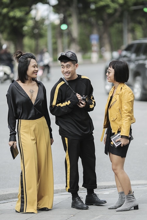 Giới trẻ Hà Nội mặc kỳ quái trên phố