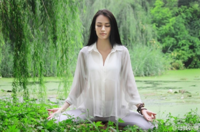 Người đẹp Trung Quốc được xưng tụng là đệ nhất mỹ nữ yoga
