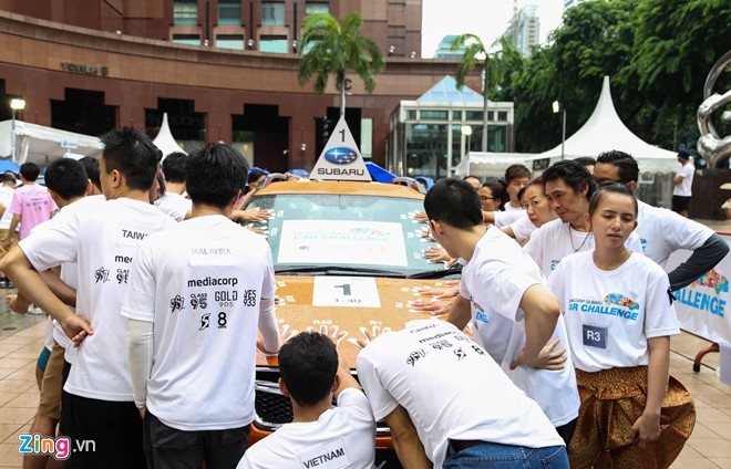 400 nguoi doi mua gianh chiec Subaru 1,3 ty dong hinh anh 3
