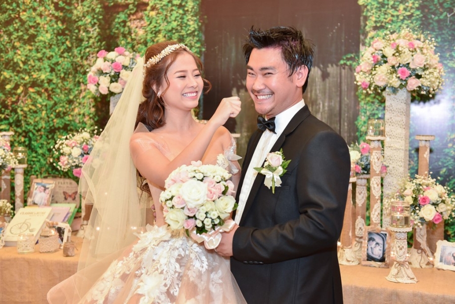 Khanh Hien cua 'Hoa vang co xanh' rang ro trong ngay cuoi hinh anh 10