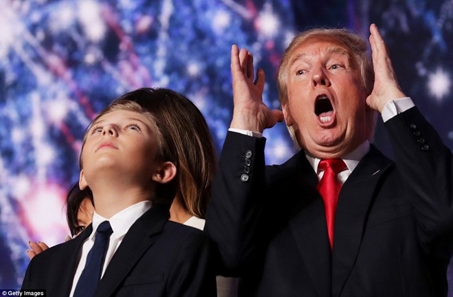 Trump va Clinton dat tiec an mung chien thang gan nhau hinh anh 1