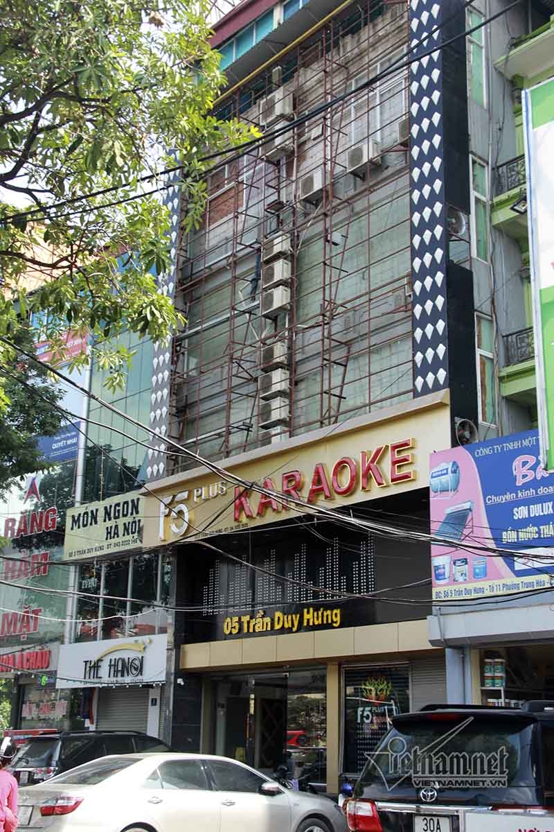 cháy ở trần thái tông, Cháy quán karaoke, dỡ biển quảng cáo