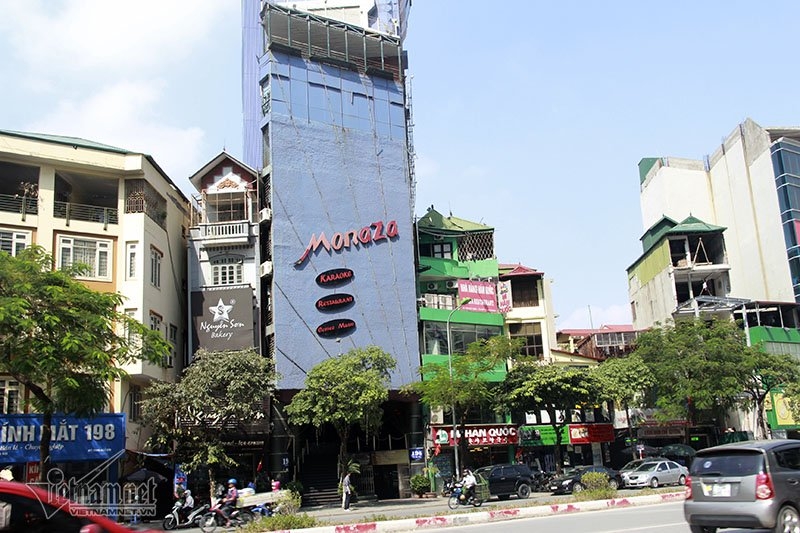 cháy ở trần thái tông, Cháy quán karaoke, dỡ biển quảng cáo