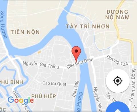 Dung oto giua cau, nam thanh nien nhay xuong song tu tu hinh anh 2