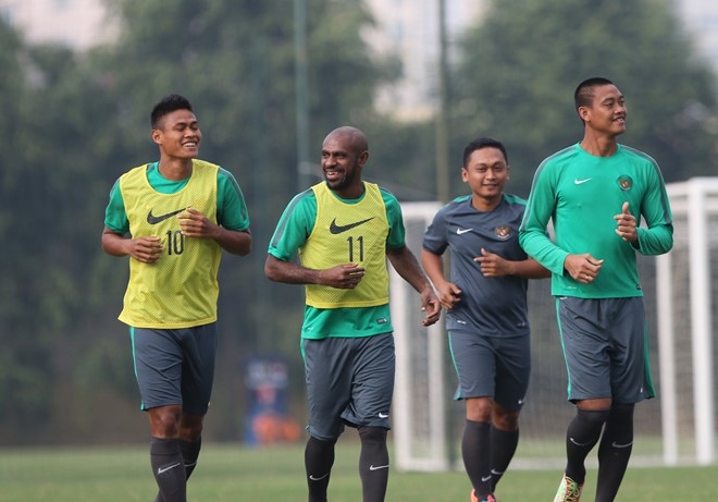 HLV Alfred Riedl noi cau sau buoi tap dau tien o Viet Nam hinh anh 8