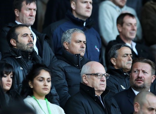 Mourinho che 2 cau thu yeu duoi va luoi bieng hinh anh 1