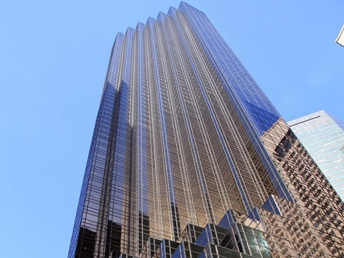 Tòa Trump Tower thường được Donald Trump gọi như “một ngôi nhà”. Tòa tháp gồm 68 tầng và vị tỷ phú sống trong một căn penhouse..