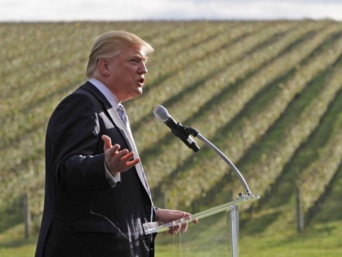 Năm 2011, Trump mua lại phần cuối cùng của khu bất động sản Kluge ở Charlottesville, Virginia, Mỹ. Ông đã trả 6,5 triệu USD cho dinh thự rộng hơn 2.100 m2 sau khi mua vườn nho và 6,2 triệu USD cho nhà máy sản xuất rượu vang trong khu bất động sản vào tháng trước đó.