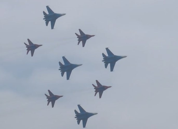 Su-27 Nga trục trặc khi bay biểu diễn tại triển lãm hàng không Trung Quốc - ảnh 3