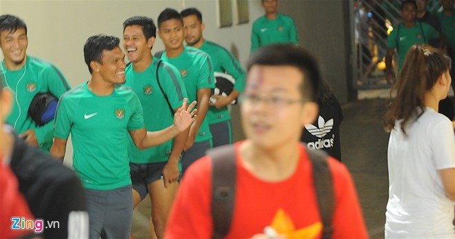 Tuyen thu Indonesia treu gheo fan nu Viet Nam hinh anh 2