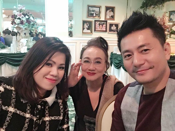 ca-si-chau-tuan-ket-hon-voi-ban-dong-tinh-sau-15-nam-gan-bo-3