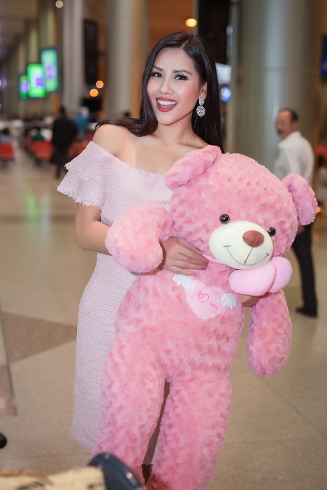 Nguyen Thi Loan rang ro ngay ve nuoc hinh anh 2