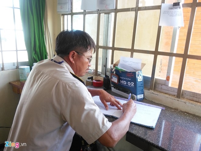 Trai long cua can bo trung tam cai nghien bi dap pha hinh anh 2