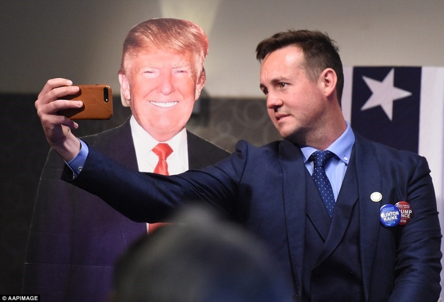 Trump xuat hien lan dau tien sau chien thang hinh anh 7