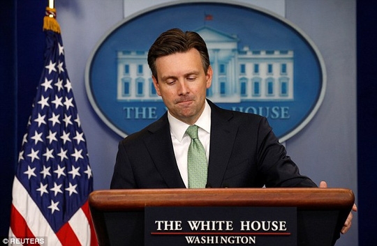  Thư ký báo chí Nhà Trắng Josh Earnest. Ảnh: Reuters 