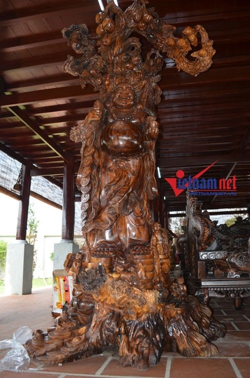 Hoài Linh, Xuân Hinh, nhà thờ Tổ của Hoài Linh, nhà quê của Xuân Hinh