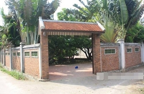 Hoài Linh, Xuân Hinh, nhà thờ Tổ của Hoài Linh, nhà quê của Xuân Hinh