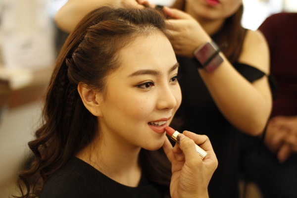 mc-mai-ngoc-chon-style-thap-nien-60-cho-ngay-an-hoi-1