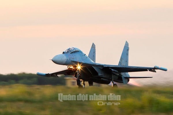 Suc manh dang gom tiem kich Su-27 cua Viet Nam-Hinh-15