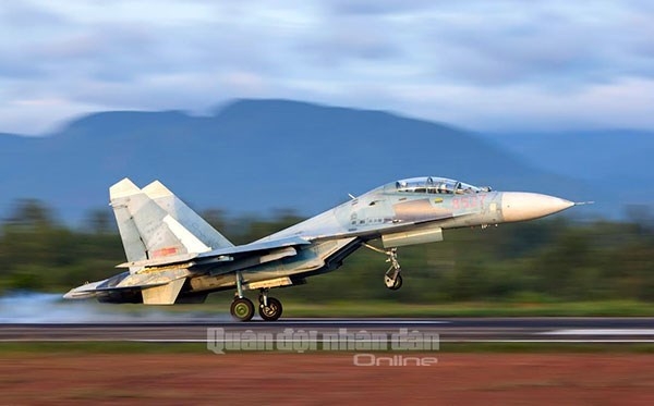 Suc manh dang gom tiem kich Su-27 cua Viet Nam-Hinh-19