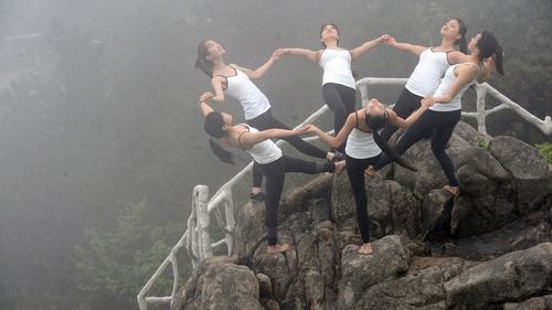 sung sot truoc anh yoga cuc doc cua gai xinh trung quoc hinh anh 6