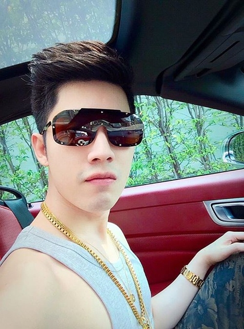 sung sot thieu gia voi sieu xe dat vang khien trieu co gai mo uoc hinh anh 1