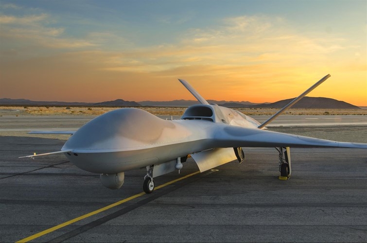 Den UAV Avenger cung bi nhai, My bo tay voi Trung Quoc-Hinh-2