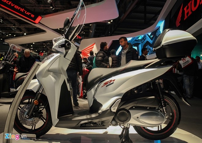 Honda SH 300i 2017 them mau the thao hinh anh 4