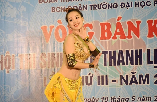 nhung chan dai da-zi-nang noi dinh dam tren mang xa hoi hinh anh 7