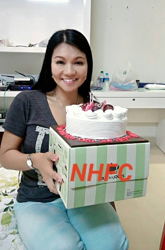 NSƯT Ngọc Huyền bất ngờ về Việt Nam sau 14 năm ở Mỹ