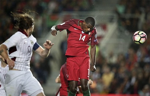 ronaldo-lap-tuyet-phm-vo-le-bo-dao-nha-dai-thang-o-vong-loai-world-cup-1