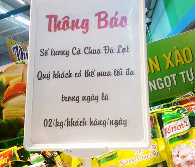 Sieu thi keu goi khach hang chi mua 2 kg ca chua mot ngay hinh anh 2
