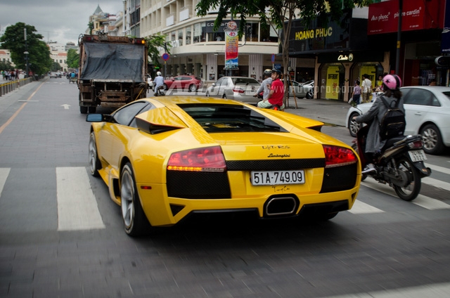 Cận cảnh siêu xe Lamborghini Murcielago LP640 của đại gia ngành y tế - Ảnh 9.