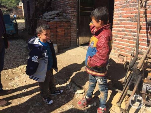 Cậu bé nghèo đổi đời nhờ giống hệt tỷ phú Jack Ma ảnh 3