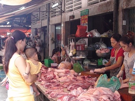 Câu hỏi của con trai và nỗi ám ảnh của mẹ khi đi chợ nấu cơm