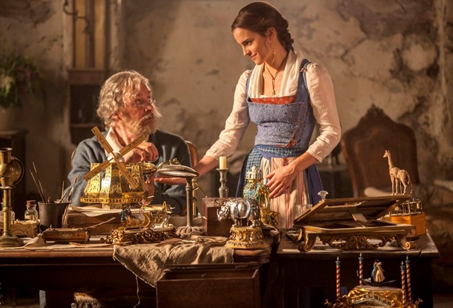 Emma Watson dep hut hon trong trailer ‘Beauty and the beast' hinh anh 1