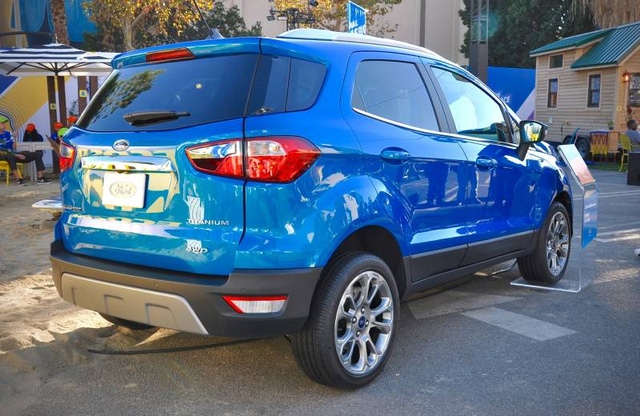  Ford EcoSport vốn đã được bày bán tại nhiều thị trường trên thế giới như Việt Nam, Thái Lan, Trung Quốc, Ấn Độ và châu Âu trong suốt những năm qua. Đây là lần đầu tiên Ford EcoSport được giới thiệu với người tiêu dùng quê nhà Mỹ. 