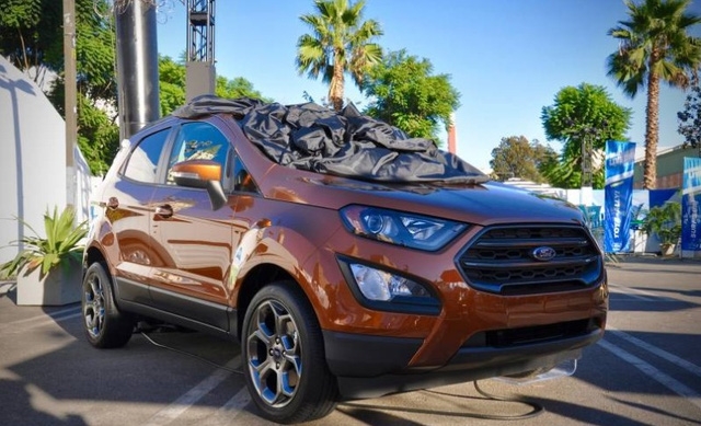  Khách mua Ford EcoSport 2018 có thể chọn 1 trong 7 loại đèn viền khác nhau cho nội thất. Bên cạnh đó là 10 tùy chọn màu sơn ngoại thất khác nhau. 