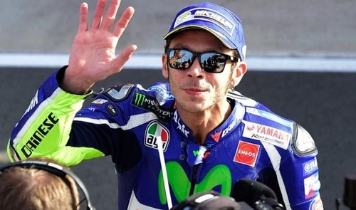 valentino-rossi-dam-xe-vao-nguoi-ham-mo-co-nguy-co-bi-kien