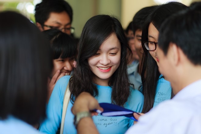 Chi 4 ty dong cho giao vien, hoc sinh du lich dip 20/11 hinh anh 1