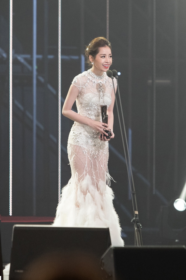 Chi Pu xinh đẹp, tự tin nói tiếng Anh trên sân khấu nhận giải thưởng tại Asia Artist Awards - Ảnh 6.