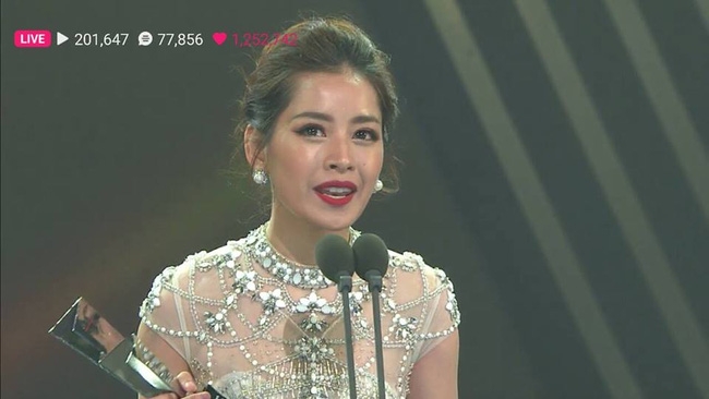 Chi Pu xinh đẹp, tự tin nói tiếng Anh trên sân khấu nhận giải thưởng tại Asia Artist Awards - Ảnh 8.