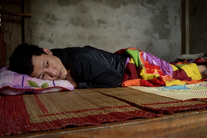 Phan doi nghiet nga cua mot nguoi hung trong lu hinh anh 1