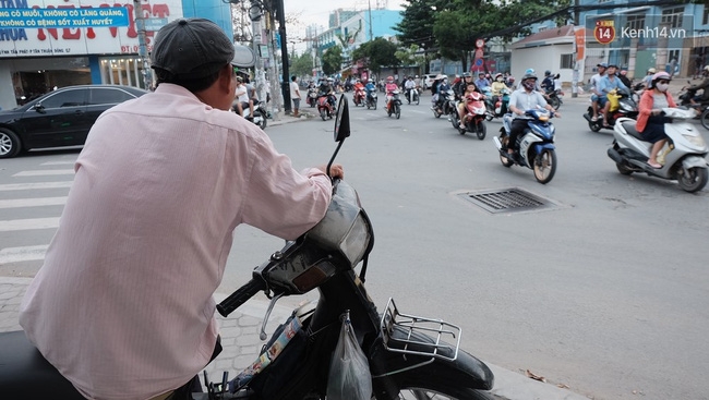 Cảnh quạnh hiu của nghề xe ôm thời công nghệ: Xe ôm tụi tui sắp hết thời rồi - Ảnh 7.