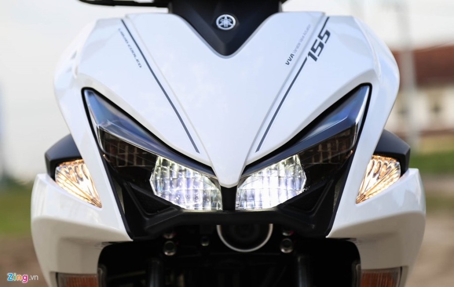 Chi tiet Yamaha NVX: Kich thuoc lon, dang the thao hinh anh 14
