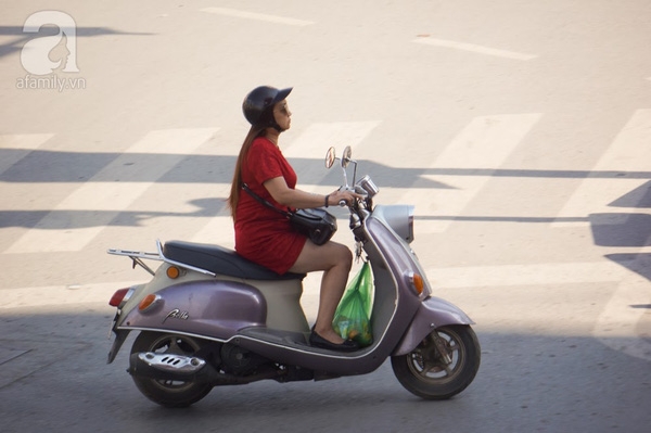 Nhìn những hình ảnh nắng nóng oi ả này, có ai tin là mùa đông Hà Nội?