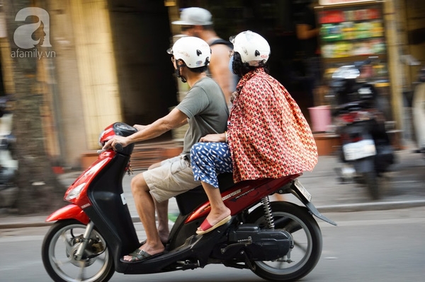 Nhìn những hình ảnh nắng nóng oi ả này, có ai tin là mùa đông Hà Nội?