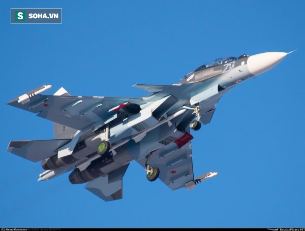 Quyết bỏ qua Su-30MK2, tiến thẳng lên Su-30SM phiên bản hải quân: Phi công khen hết lời! - Ảnh 2.