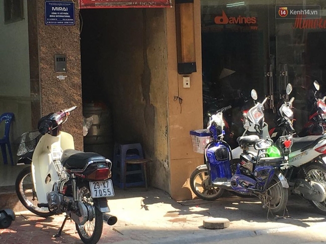 Công an khám nghiệm bốt điện nổ khiến 5 người thương vong ở Hà Đông - Ảnh 3.