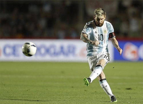 ronaldo-thua-messi-ve-chat-luong-sut-phat-ba-mua-gan-nhat